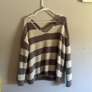 Easy to wash, thick material. Rarely worn